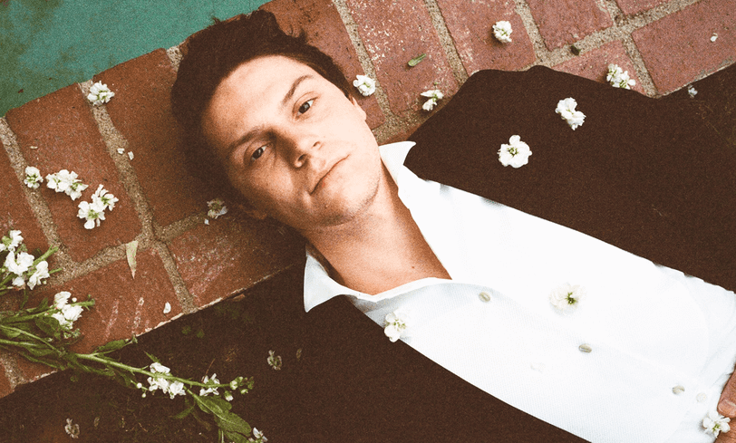 Эван Питерс ложится спать :)