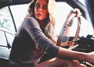 Сексом в машине лучше заниматься на заднем сиденье, а не за рулем