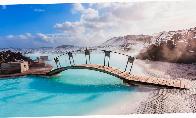 Достопримечательность Голубая лагуна в 40 километрах от Рейкьявика на полуострове Рейкьянес