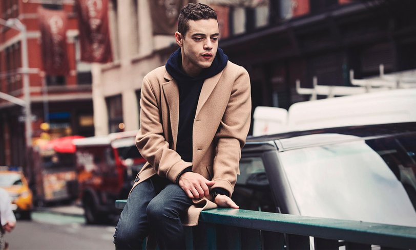 Рами Малек в пальто