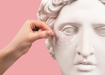 Как выбрать бьюти-средства в подарок подруге не дороже 700 рублей