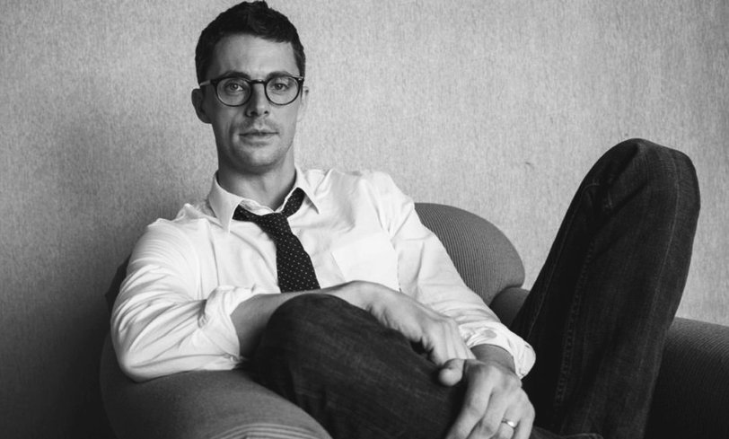 Фото Мэттью Гуда в очках