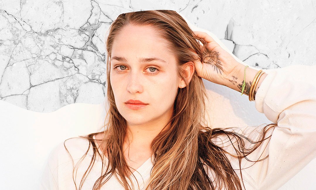 Джемайма Кирк против принятого закона об абортах